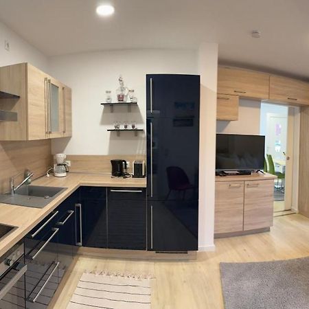 Near Holstentor Modern Apartment Near The Center With Wifi Lubeck Bagian luar foto