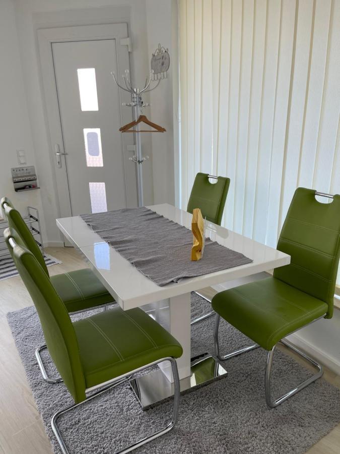 Near Holstentor Modern Apartment Near The Center With Wifi Lubeck Bagian luar foto