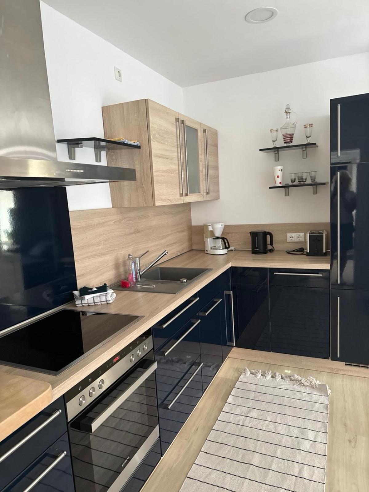 Near Holstentor Modern Apartment Near The Center With Wifi Lubeck Bagian luar foto