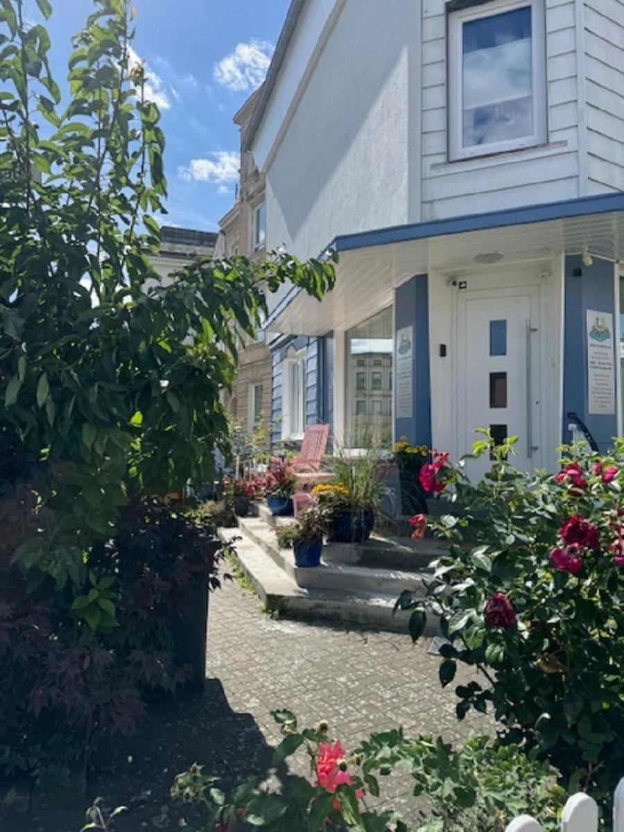 Near Holstentor Modern Apartment Near The Center With Wifi Lubeck Bagian luar foto